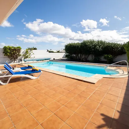 La Traviata Playa Blanca