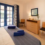 La Traviata Villa *