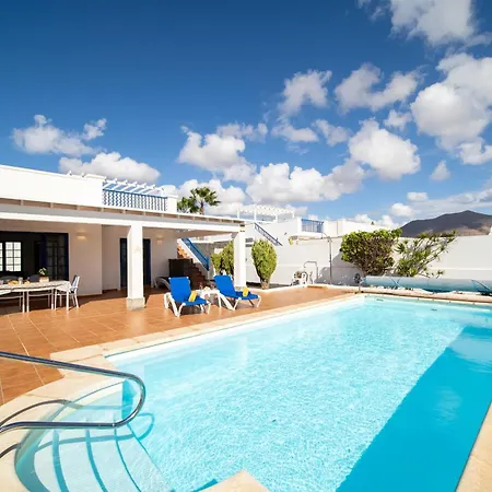 La Traviata Playa Blanca (Lanzarote)